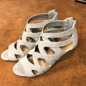 BLOWFISH  6.5 chic wedges!